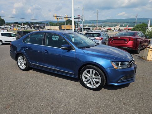 Used 2017 Volkswagen Jetta SEL FWD image 39