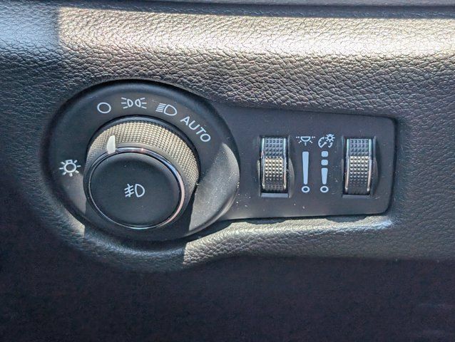 Used 2025 Chrysler Pacifica Limited FWD image 24