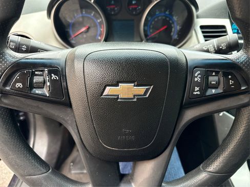 Used 2015 Chevrolet Cruze LT image 18