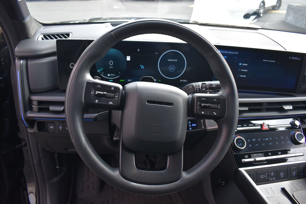Used 2025 Hyundai Santa Fe Calligraphy AWD/4WD image 9