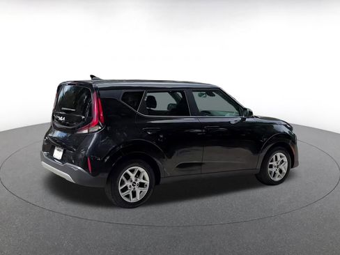 Used 2025 Kia Soul LX w/ LX Technology Package FWD image 15
