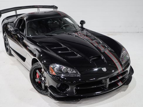 Used 2010 Dodge Viper ACR RWD image 26
