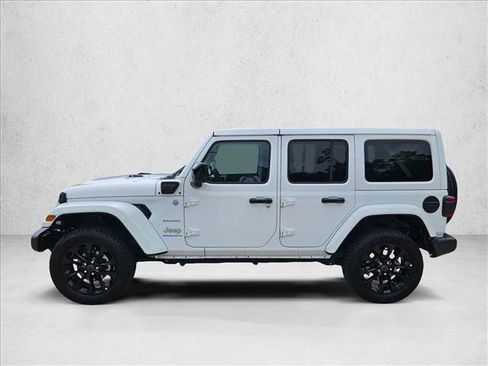 Used 2024 Jeep Wrangler Unlimited Sahara AWD/4WD image 9