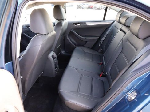 Used 2017 Volkswagen Jetta SE FWD image 10