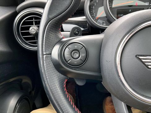 Used 2019 MINI Cooper S image 18