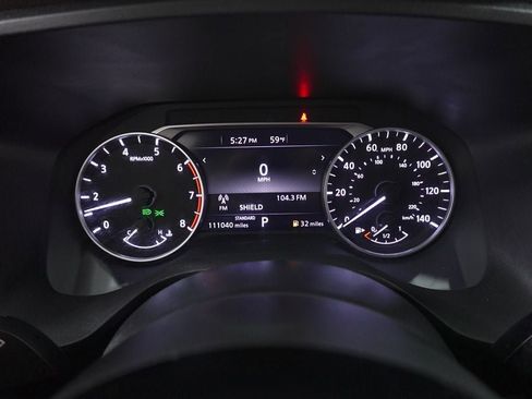 Used 2022 Nissan Rogue SV image 15