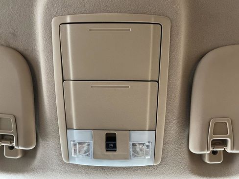 Used 2016 Ford F250 Lariat w/ Chrome Package image 38