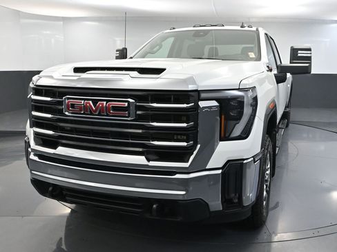 Used 2024 GMC Sierra 3500 SLE w/ SLE Convenience Package image 13