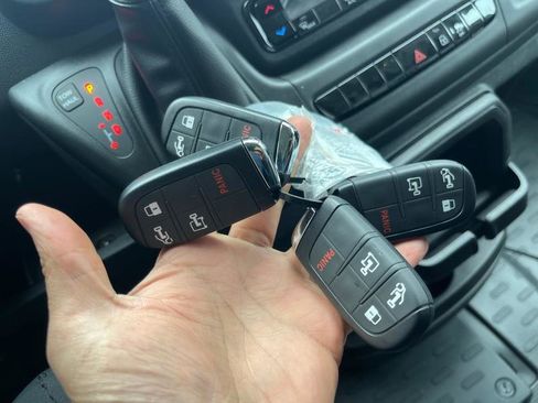 Used 2023 RAM ProMaster 2500 image 4