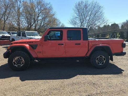 Used 2023 Jeep Gladiator Rubicon AWD/4WD image 12