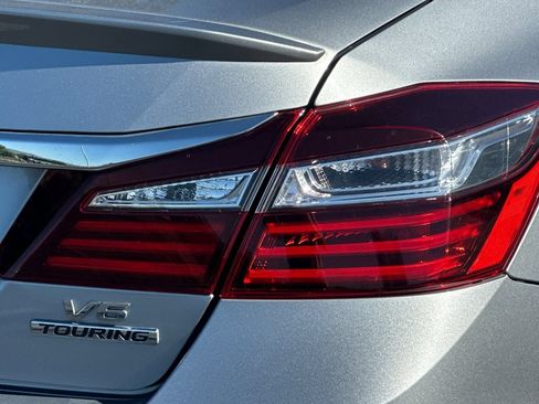 Used 2017 Honda Accord Touring image 47