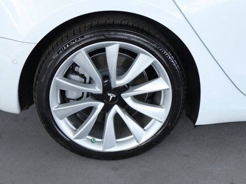 Used 2018 Tesla Model 3 Mid Range RWD image 5