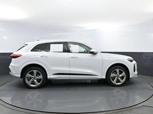 Used 2025 Audi Q5 Premium Plus w/ Premium Plus AWD/4WD image 4