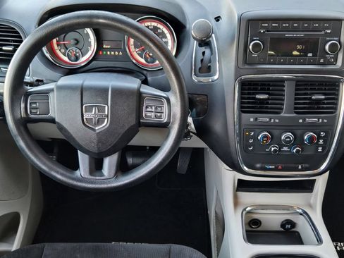 Used 2014 Dodge Grand Caravan SXT FWD image 28