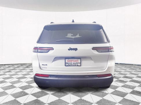 New 2025 Jeep Grand Cherokee L Altitude image 8