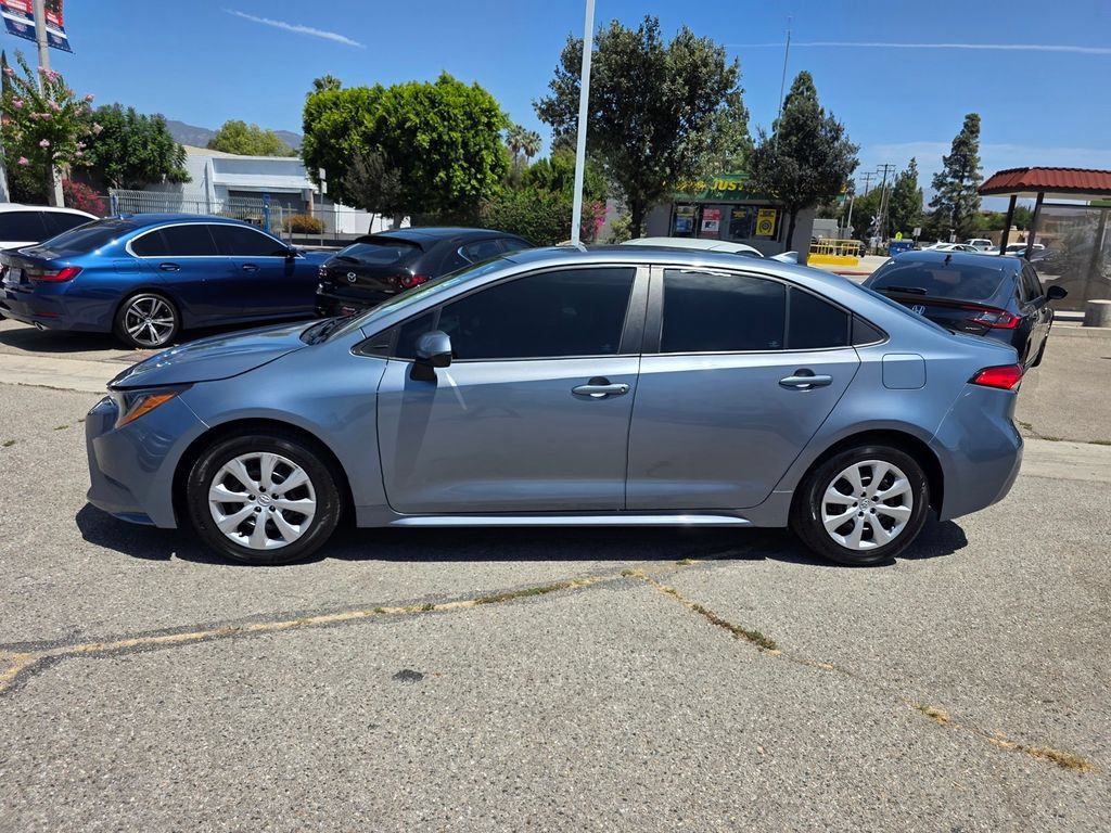 Used 2021 Toyota Corolla LE FWD image 9