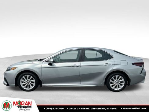 Used 2024 Toyota Camry SE FWD image 2