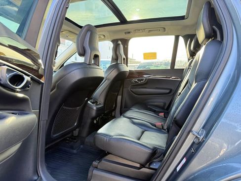 Used 2016 Volvo XC90 T6 Momentum w/ Momentum Plus Package image 17