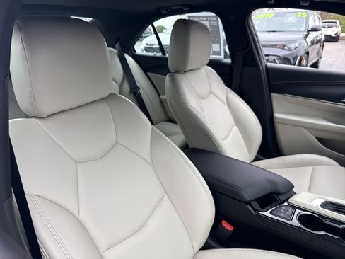 Used 2025 Cadillac CT4 Luxury image 22