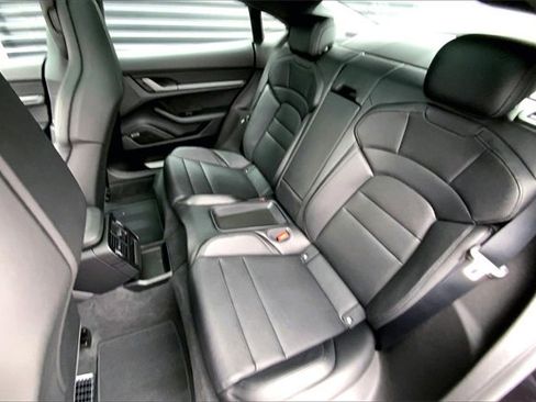 Used 2025 Porsche Taycan image 40