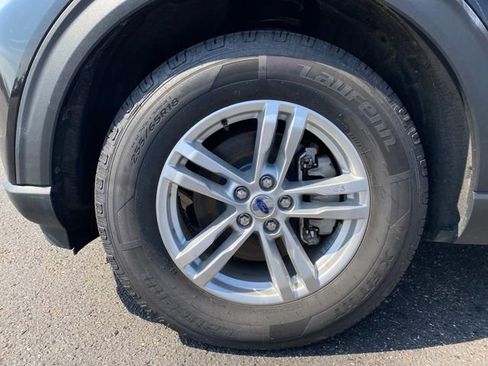 Used 2023 Ford Explorer XLT AWD/4WD image 23