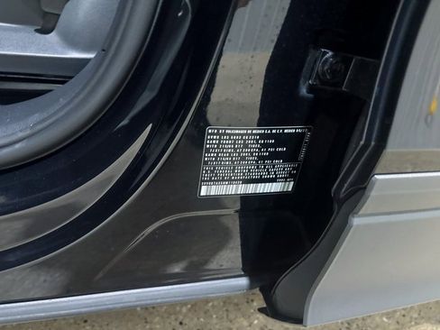 Used 2022 Volkswagen Tiguan S image 31