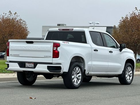 Used 2025 Chevrolet Silverado 1500 Custom image 4
