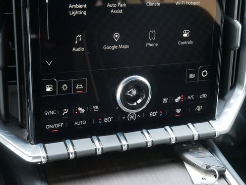 Used 2025 GMC Acadia Denali w/ Super Cruise Package image 18