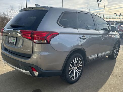 Used 2018 Mitsubishi Outlander ES image 8