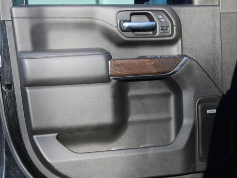 Used 2023 GMC Sierra 2500 Denali w/ Denali Black Diamond Edition image 15