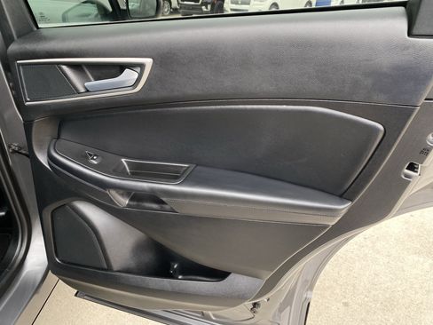 Used 2024 Ford Edge SEL w/ Convenience Package image 12