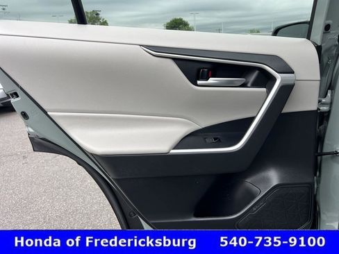 Used 2023 Toyota RAV4 XLE Premium AWD/4WD image 31