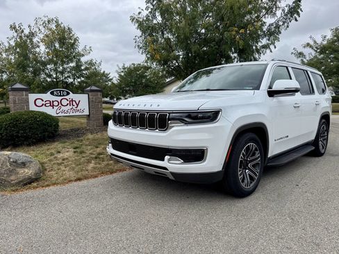 Used 2022 Jeep Wagoneer Series III image 1