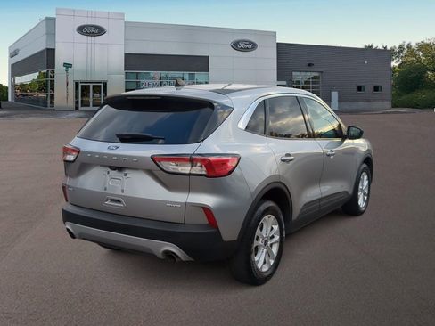 Used 2022 Ford Escape SE w/ Cold Weather Package image 11