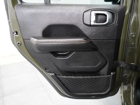 Used 2024 Jeep Wrangler Unlimited Sahara w/ Technology Group AWD/4WD image 24