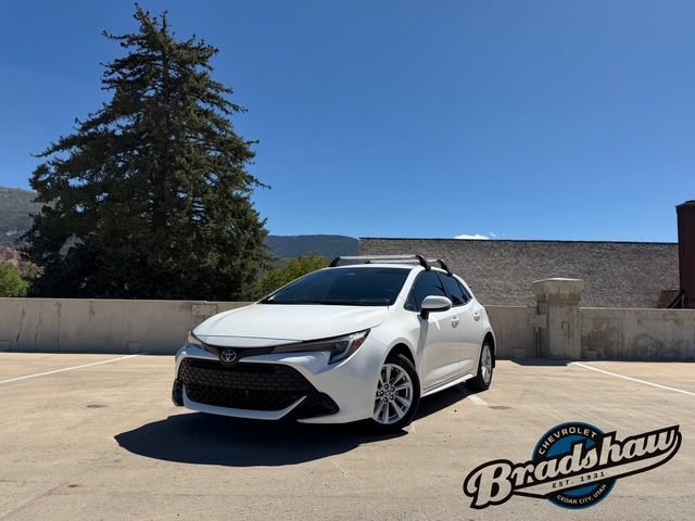 Used 2024 Toyota Corolla SE w/ SE Package FWD image 1