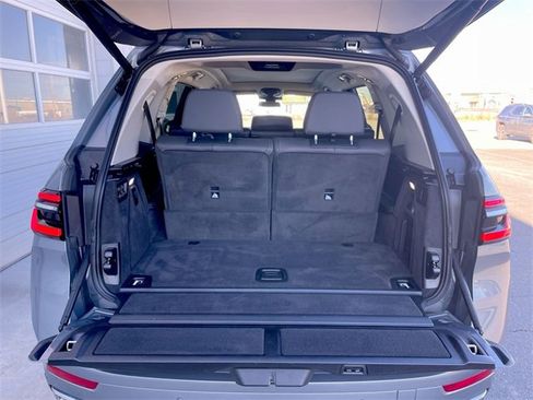 Used 2025 BMW X7 xDrive40i image 25