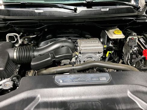 Used 2023 Jeep Wagoneer 4WD w/ Convenience Group I image 12