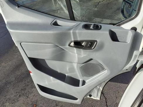Used 2019 Ford Transit 150 XLT RWD image 23