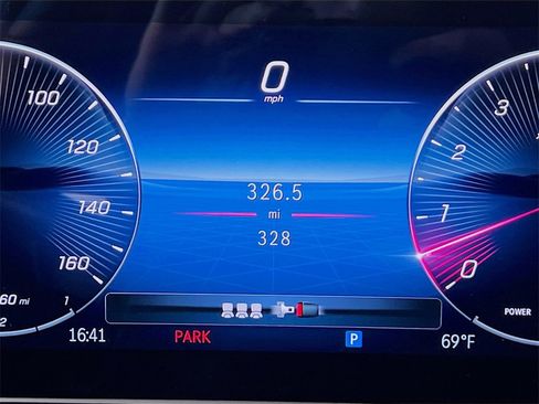 Used 2025 Mercedes-Benz GLE 450 4MATIC image 13