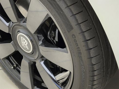 Certified 2019 Rolls-Royce Cullinan image 14