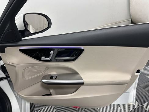 Used 2025 Mercedes-Benz C 300 4MATIC Sedan image 32