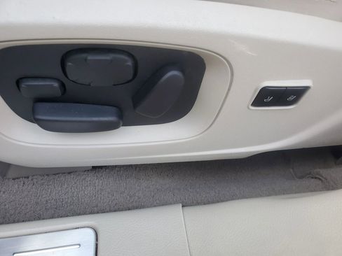 Used 2011 Ford Taurus Limited w/ 303A Rapid Spec Order Code image 34