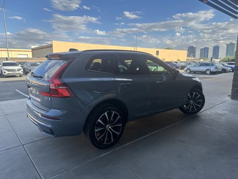 Used 2023 Volvo XC60 B5 Plus w/ Climate Package image 3