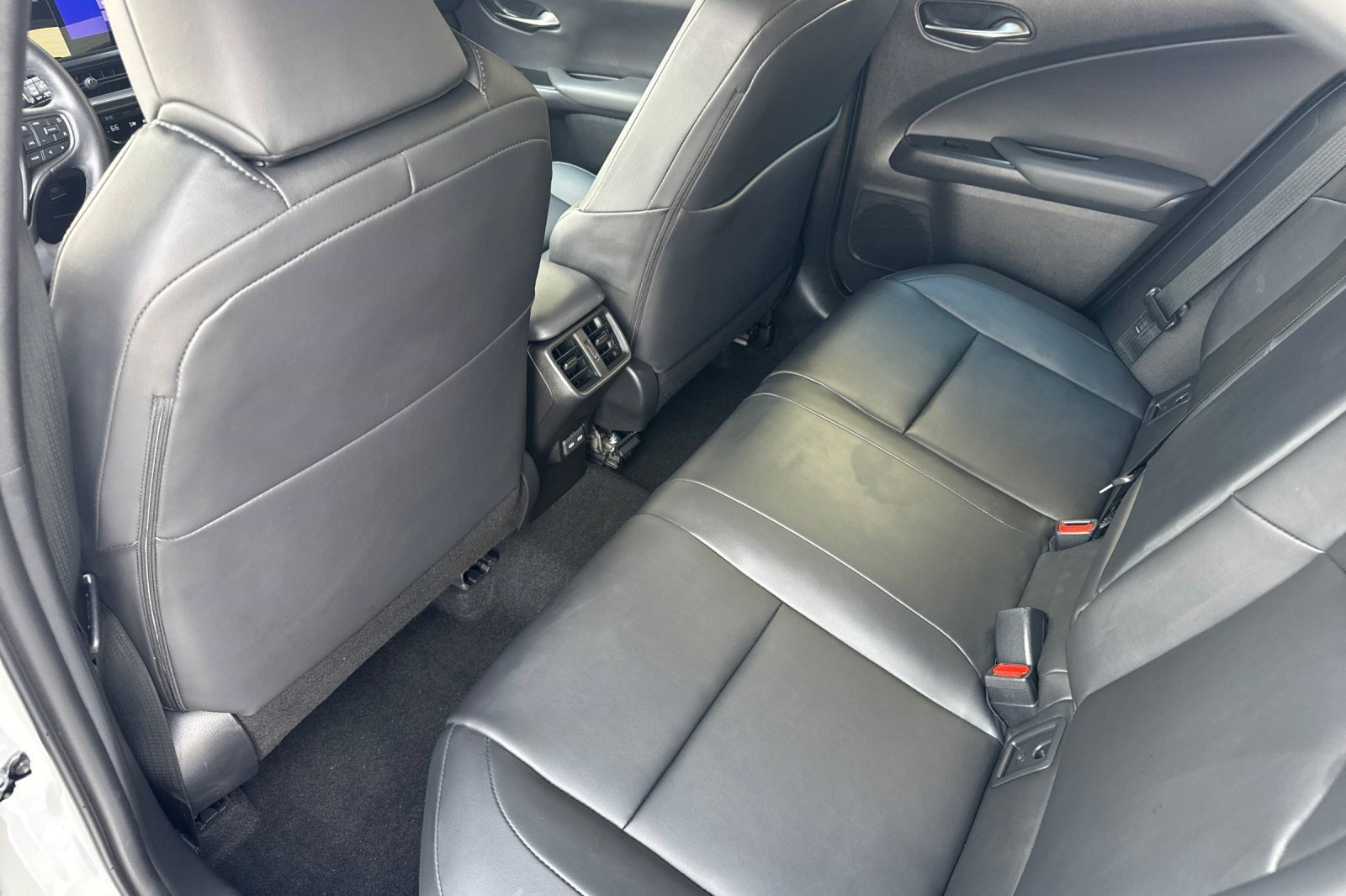 Used 2025 Lexus UX 300h FWD w/ Accessory Package (Z2) image 27