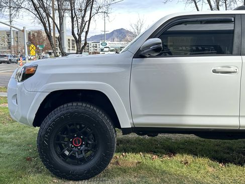 Used 2023 Toyota 4Runner SR5 Premium image 10