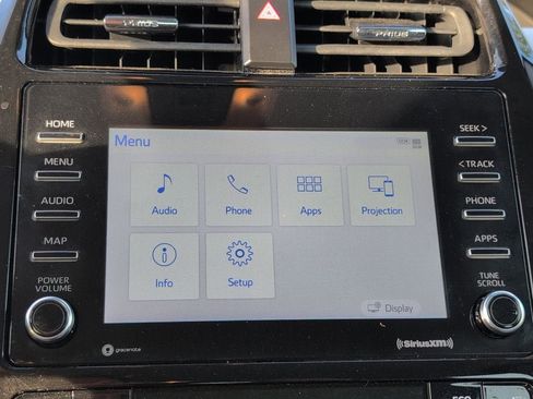 Used 2022 Toyota Prius L Eco image 19