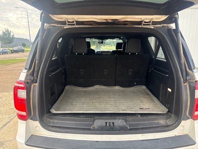 Used 2019 Ford Expedition Max XLT w/ Equipment Group 202A AWD/4WD image 19