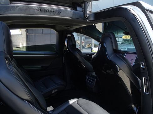 Used 2016 Tesla Model X 90D image 18