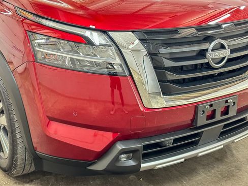 Used 2022 Nissan Pathfinder SL AWD/4WD image 15